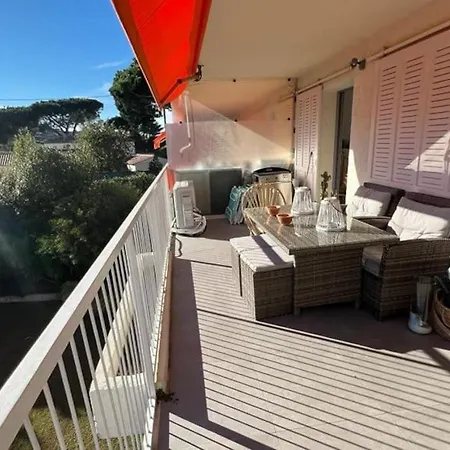 Apartamento Appt St Tropez ,magnifique T2, 2 Piscines ,terrasse, Emplacement Ideal ,front De Mer,parking , à 2 Pas Du Centre , Magnifique Résidence