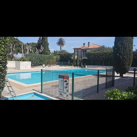 Appt St Tropez ,magnifique T2, 2 Piscines ,terrasse, Emplacement Ideal ,front De Mer,parking , à 2 Pas Du Centre , Magnifique Résidence Apartamento