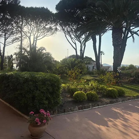 Appartement Appt St Tropez ,magnifique T2, Piscine ,terrasse, Emplacement Ideal ,front De Mer, Saint-Tropez